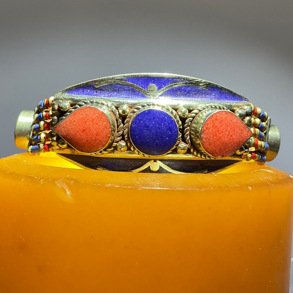 NWOT TIBETAN SILVER HANDCRAFTED BEADED BRACELET